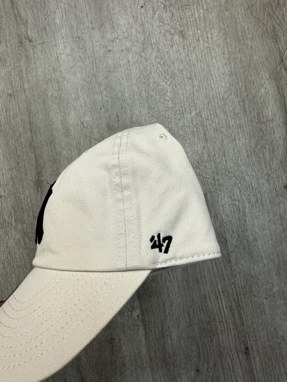 '47 brand MLB NewYork Yankees Cap in  Logo Clean Up Natural Adjustable - Picture 8 of 10